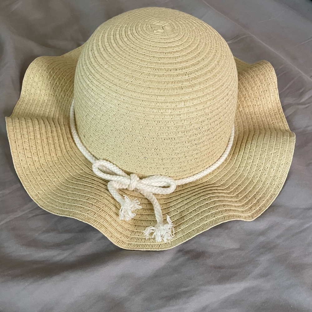 Navy/White shorts set with matching hat - Picture 13 of 14
